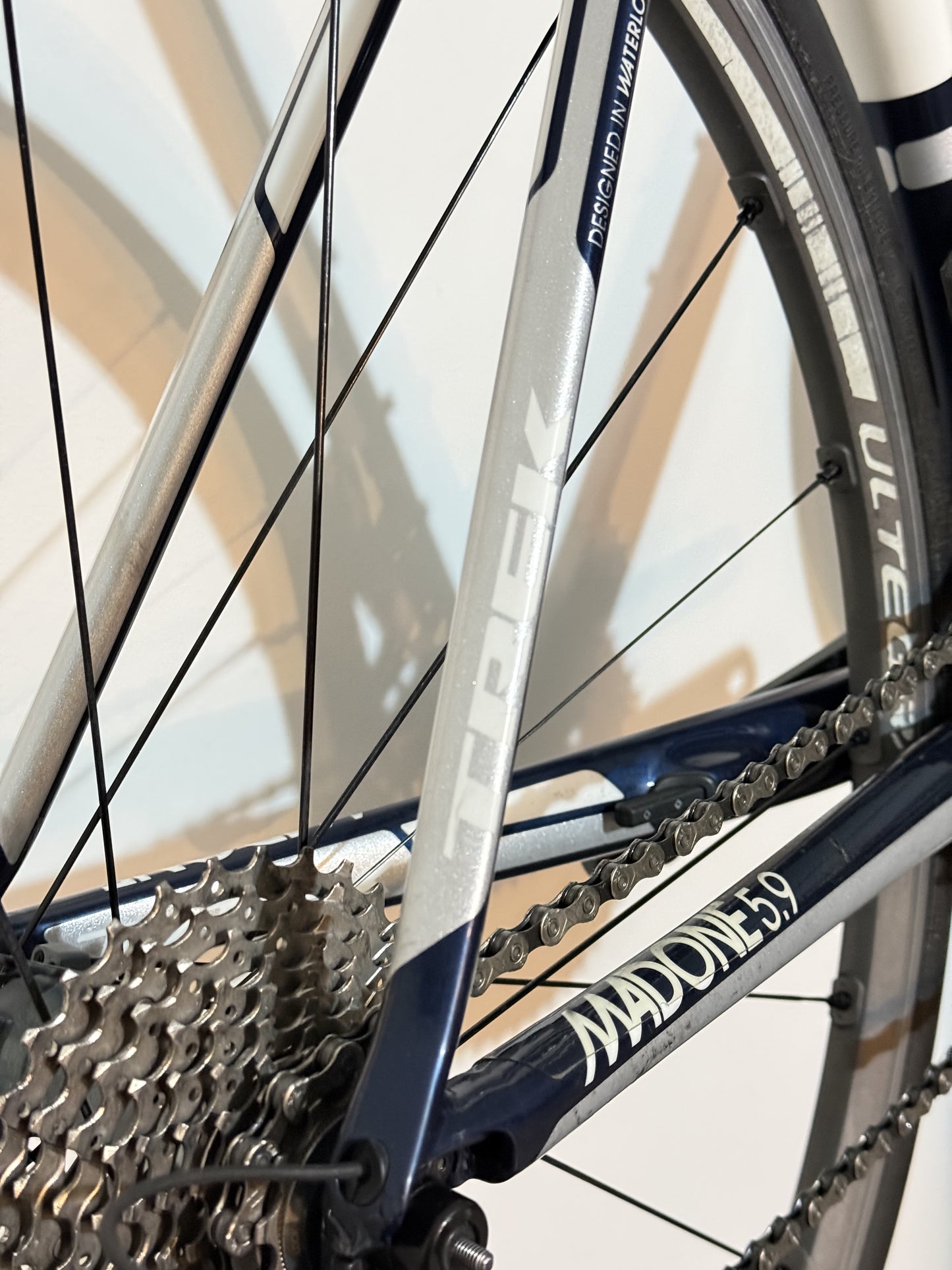TREK Madone 5.9 Ultegra Di2 54 Medium